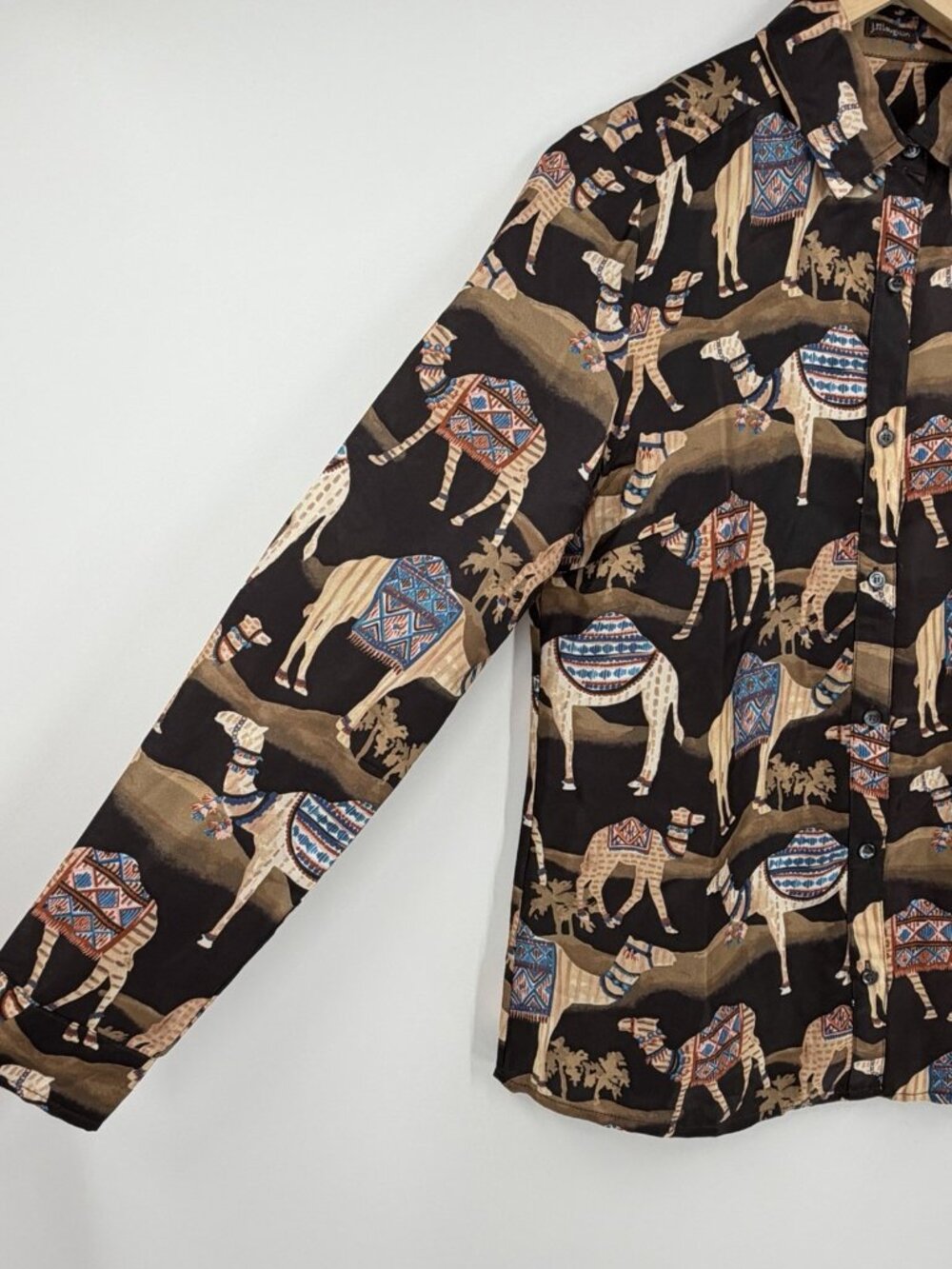 J.MCLAUGHLIN Women's Brown Camel Print Button Front Silk/Viscose L/S Blouse - Picture 3 of 6